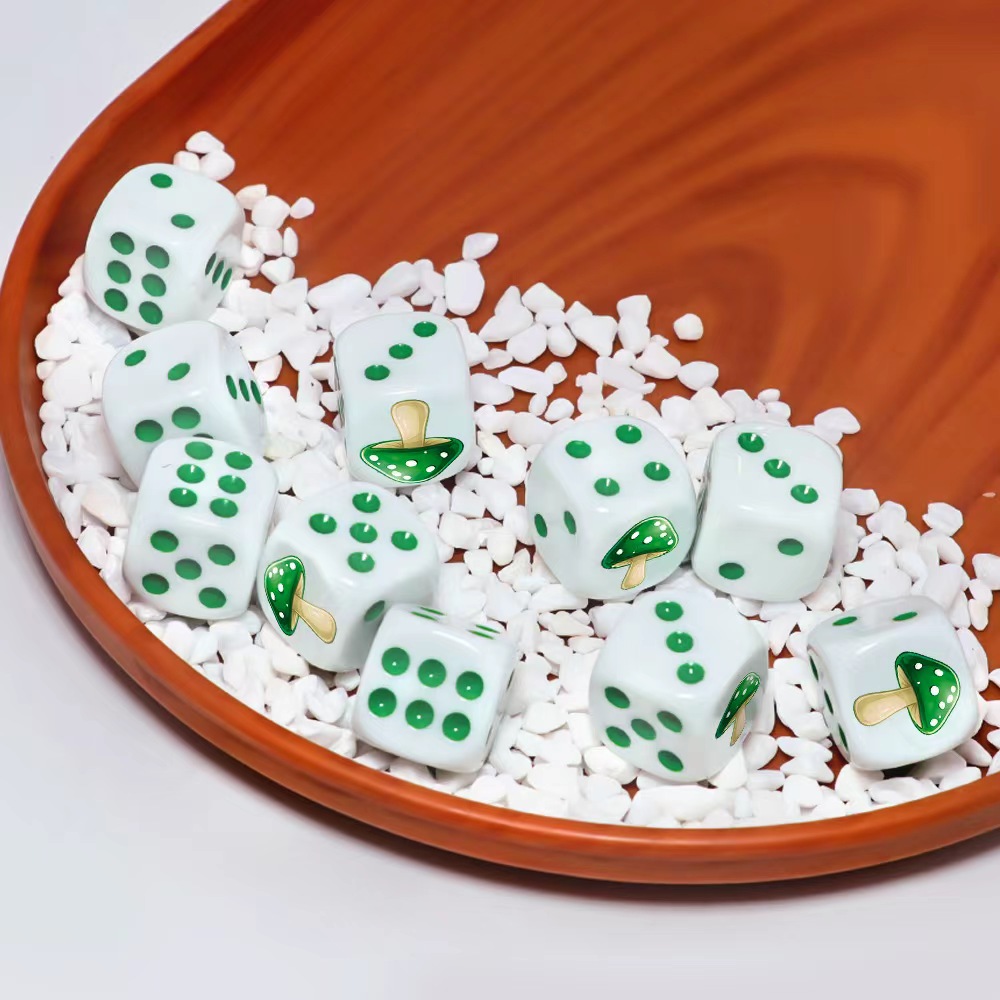 Set di 6 Dadi D6 a Forma di Fu - Board Game Night recensione e prezzo