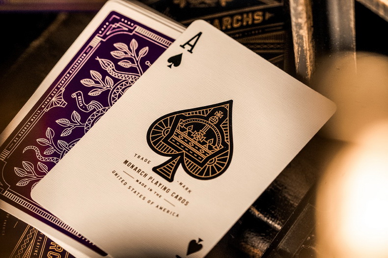 Carte da gioco Monarca viola d - Board Game Recommendation recensione e prezzo